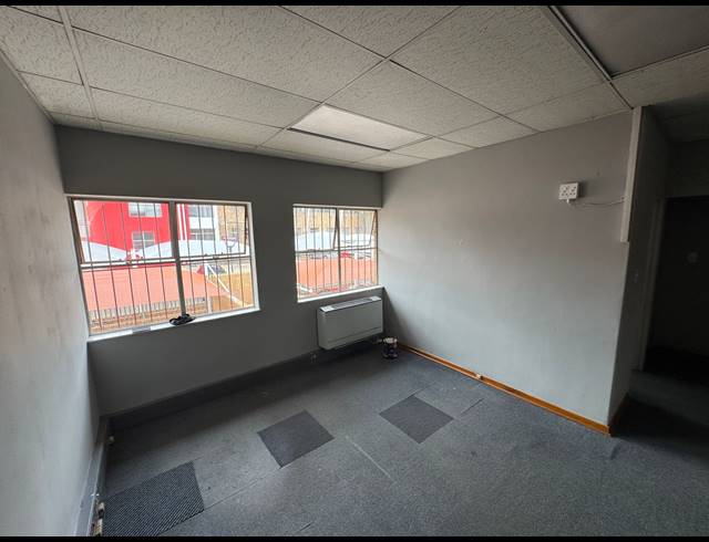 400M² WAREHOUSE TO LET IN LINBRO PARK